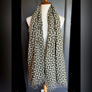 New Auth Chan Luu Harissa Tile Cashmere Silk Scarf Color: Fir Green